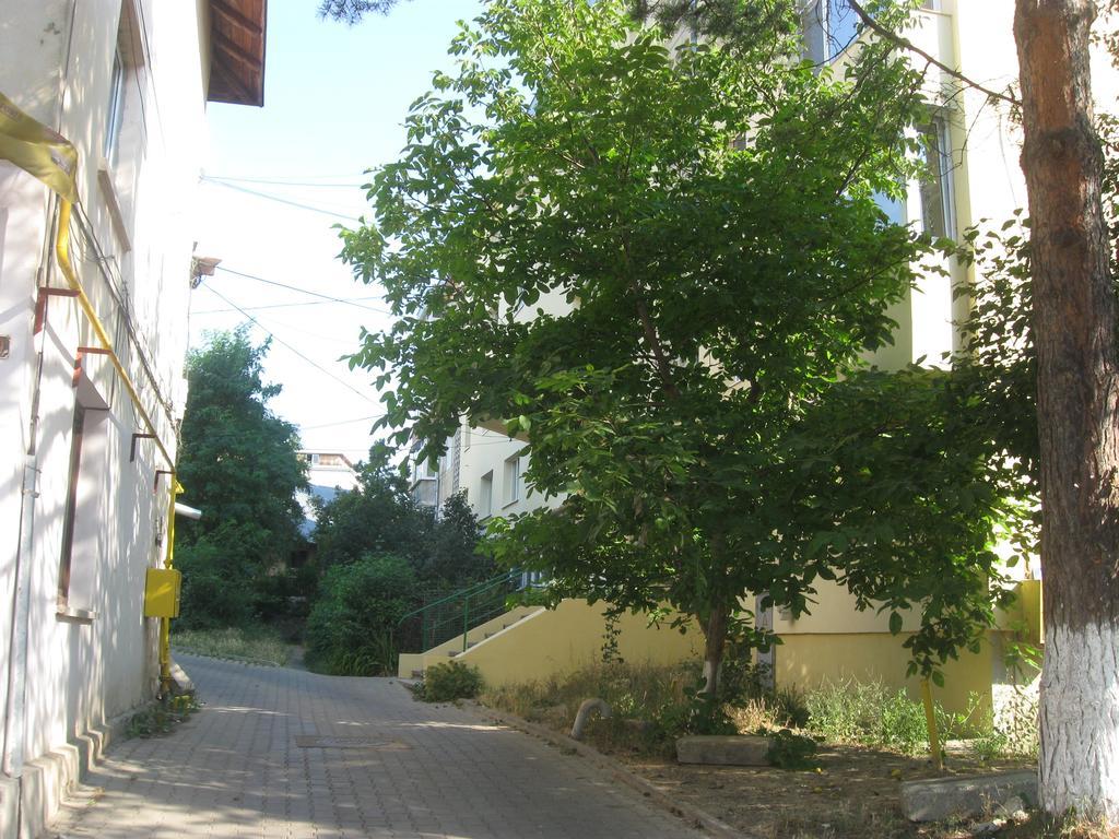 Lary Apartament Suceava Luaran gambar